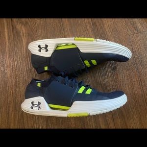 Men size 11 Under Armor Brand